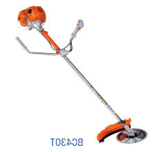 Lightweight and easy-to-operate lawn trimmer to trim the shape of trees. Gasoline hedge trimmer Lawn mower